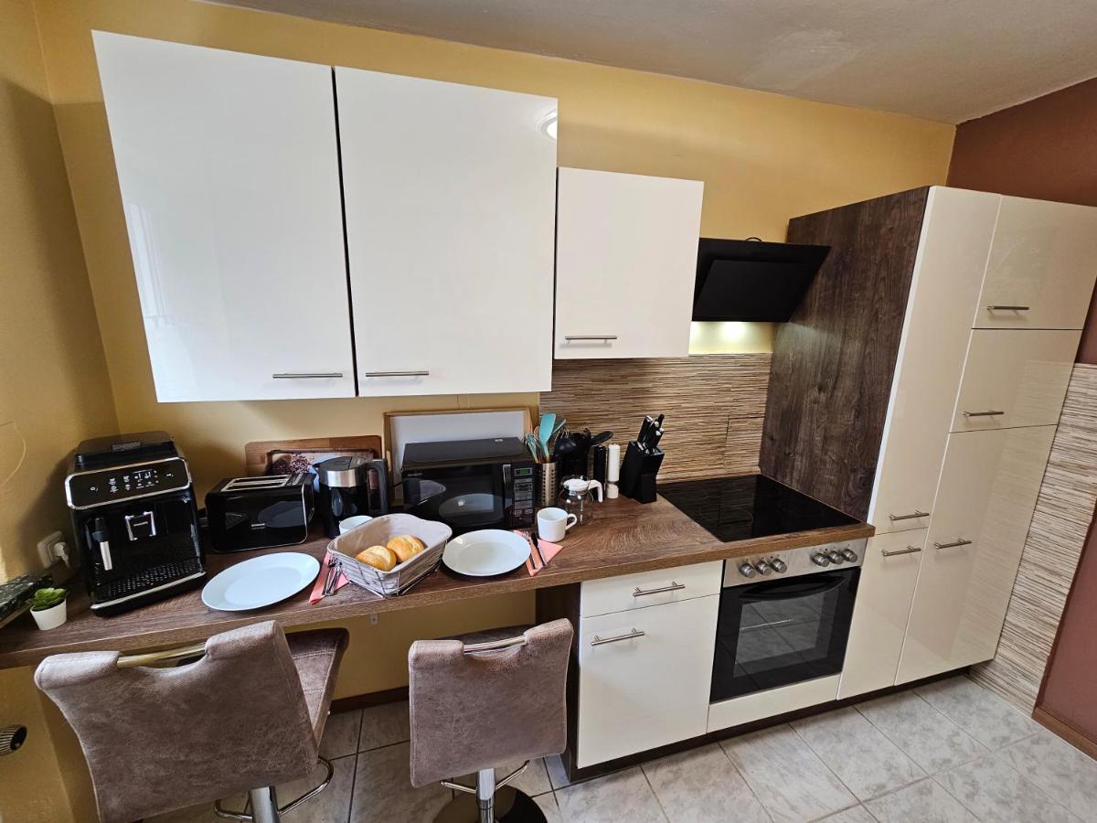 Exklusives Erdgeschoss-apartment: Zentrale Lage, Highspeed-internet & Komfort