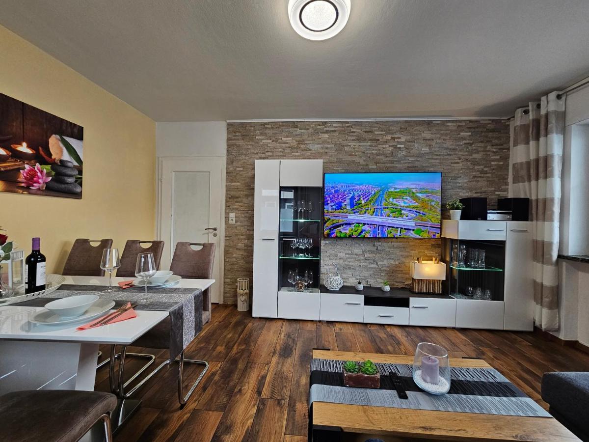 Apartment Exklusives Erdgeschoss-apartment: Zentrale Lage, Highspeed-internet & Komfort