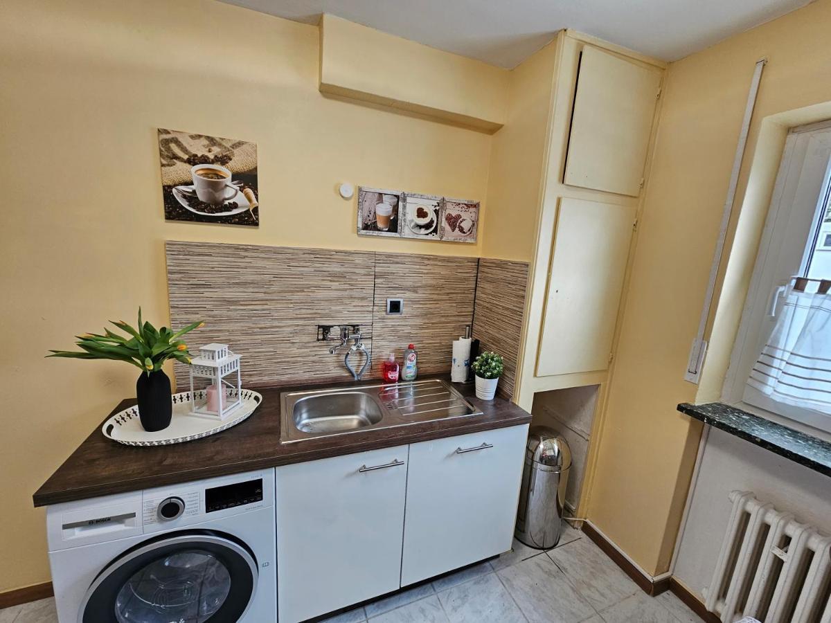 Exklusives Erdgeschoss-apartment: Zentrale Lage, Highspeed-internet & Komfort Apartment *