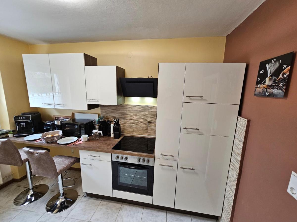Exklusives Erdgeschoss-apartment: Zentrale Lage, Highspeed-internet & Komfort