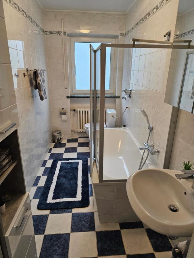 Exklusives Erdgeschoss-apartment: Zentrale Lage, Highspeed-internet & Komfort Apartment Kassel